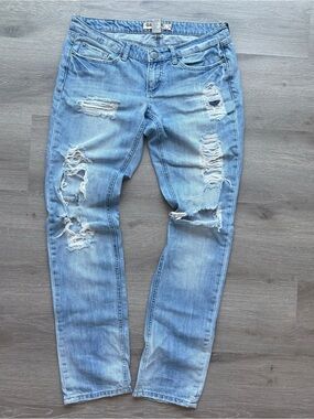 Vintage Garage Light Wash Ripped Skinny Jeans